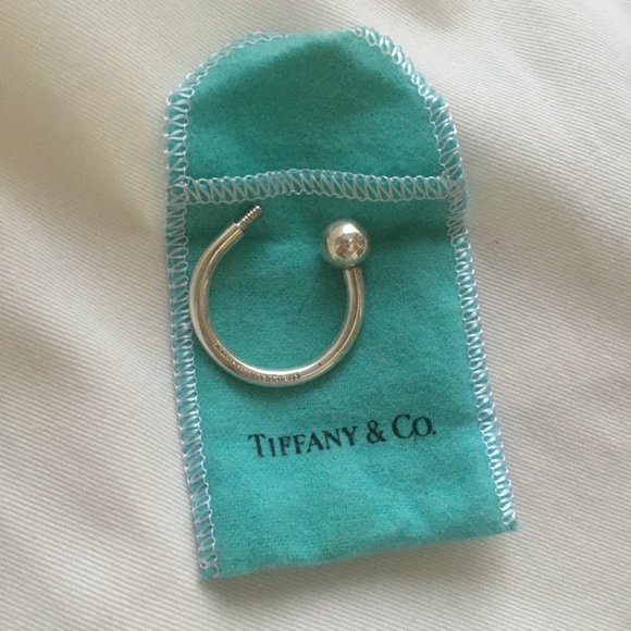 TIFFANY & CO. SCREWBALL KEY RING year 2001 and pouch - Picture 3 of 6